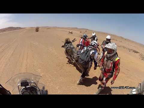 Guarda Ike-gs bicilindrici nel deserto 2016 su Youtube