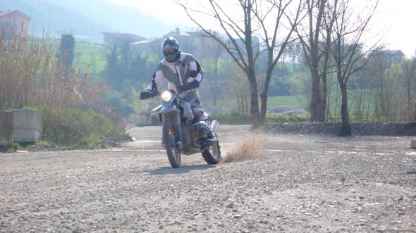 Verucchio (Rimini) - corso di guida per moto maxienduro