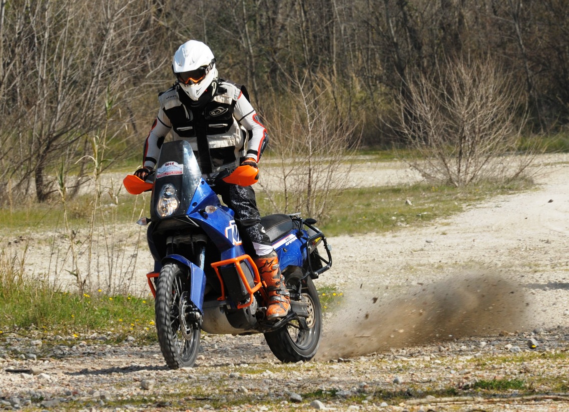 Verucchio (RN) - Corso di Guida Maxienduro